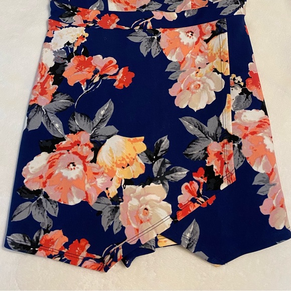 EUC Floral Skort Romper - Picture 5 of 5